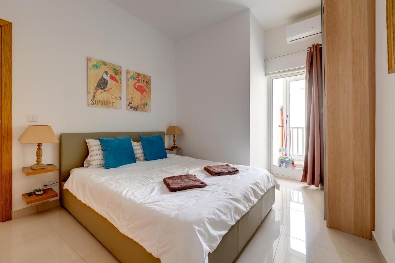 Prime Location With Side Seaviews Apartamento *