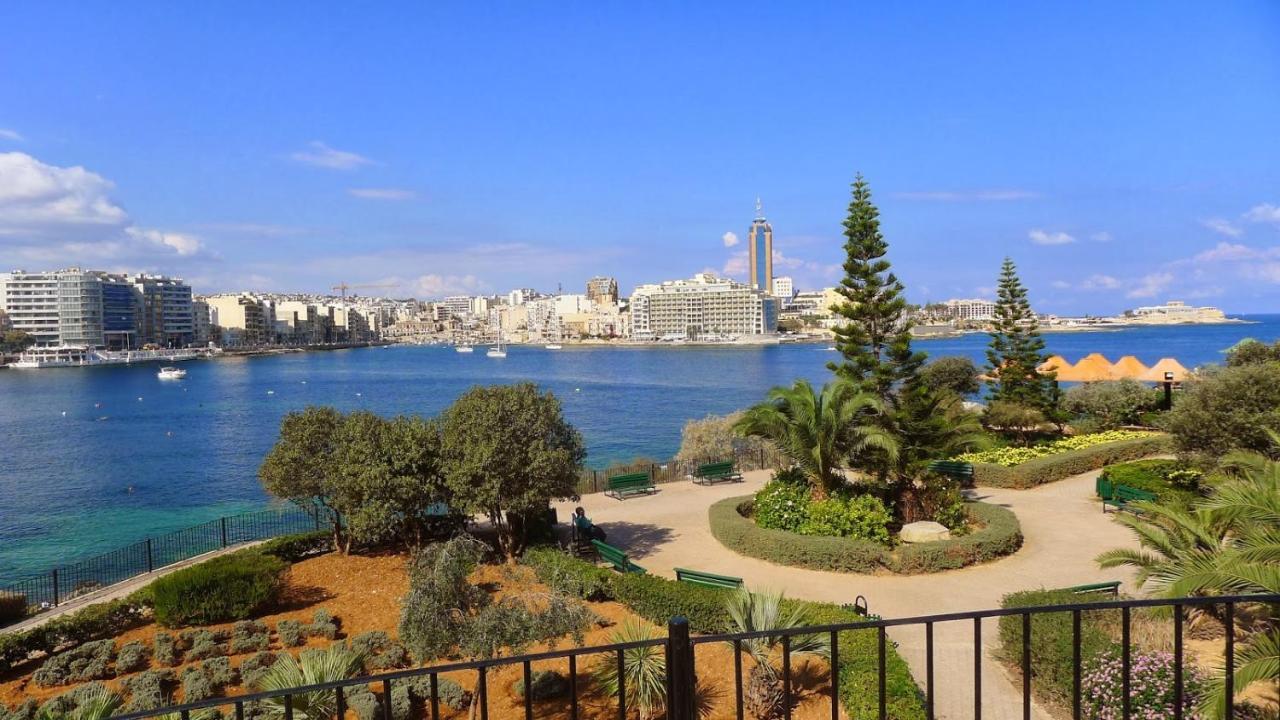 Prime Location With Side Seaviews Apartamento *