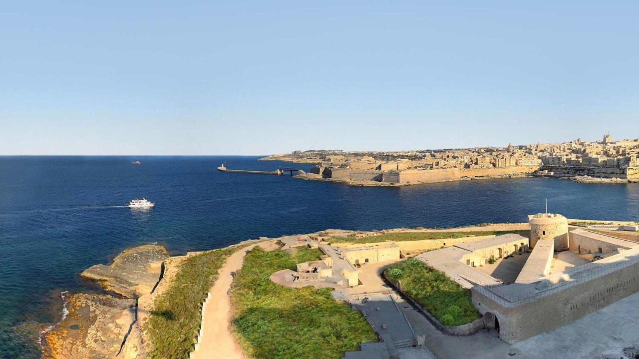 Apartment Prime Location With Side Seaviews Sliema