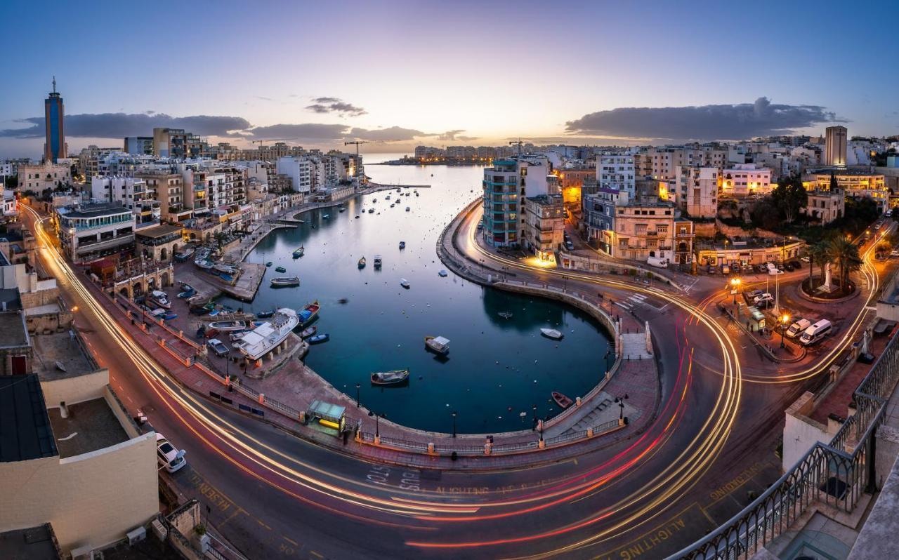 Apartment Prime Location With Side Seaviews Sliema
