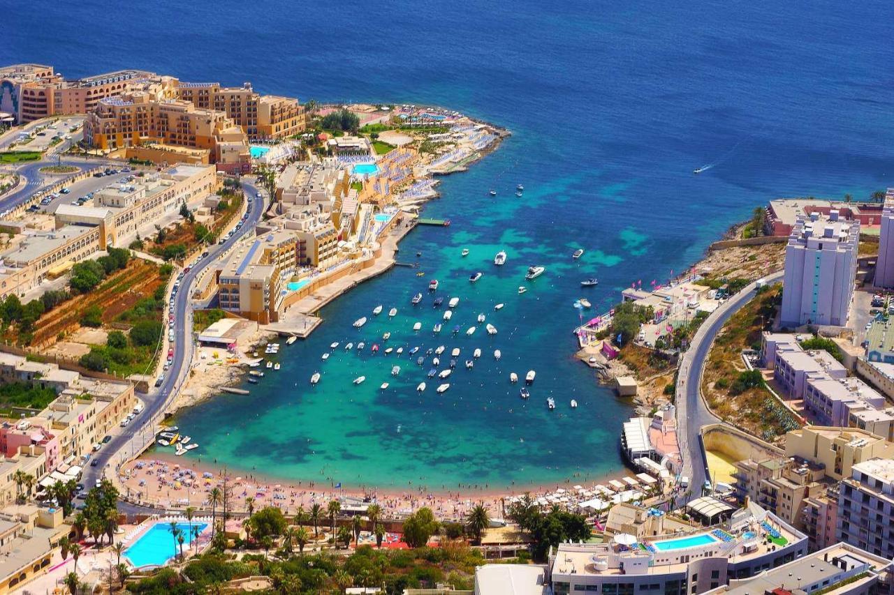 Prime Location With Side Seaviews * Sliema