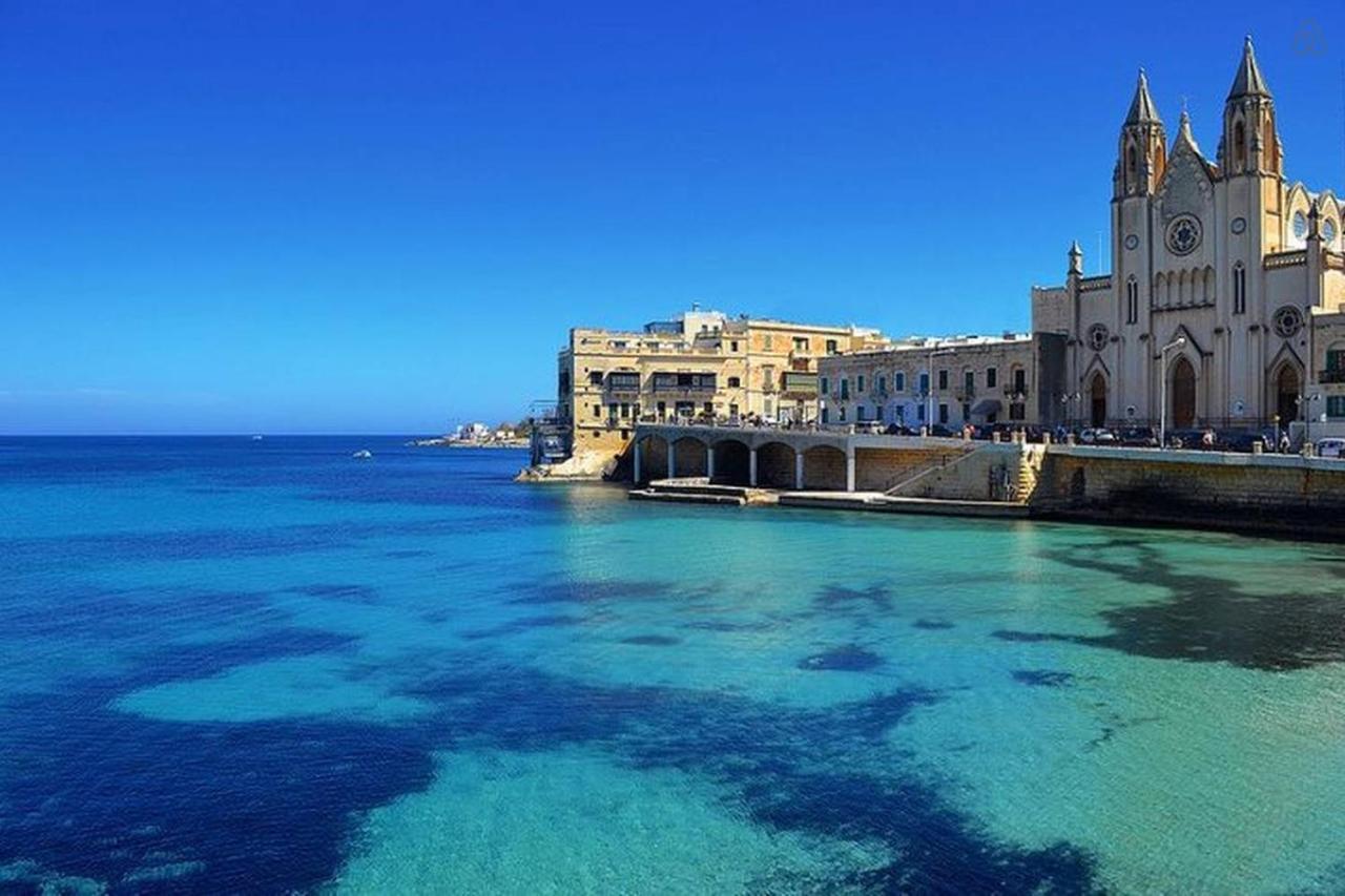Prime Location With Side Seaviews