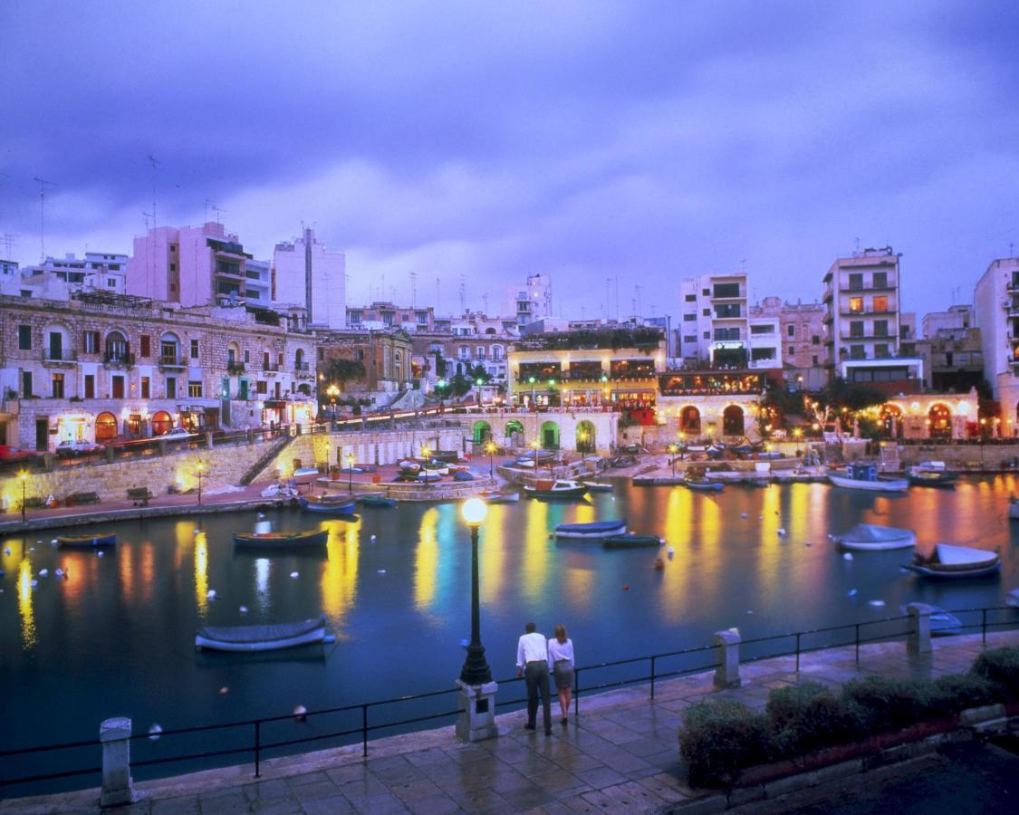Prime Location With Side Seaviews Apartment Sliema